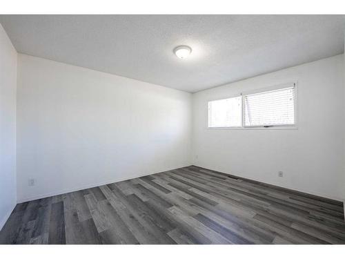 1215 23 Street North, Lethbridge, AB - Indoor Photo Showing Other Room