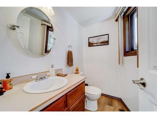 626 1 Avenue, Beaver Mines, AB - Indoor Photo Showing Bathroom