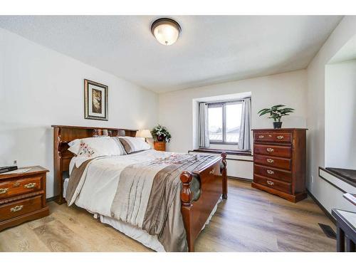 626 1 Avenue, Beaver Mines, AB - Indoor Photo Showing Bedroom