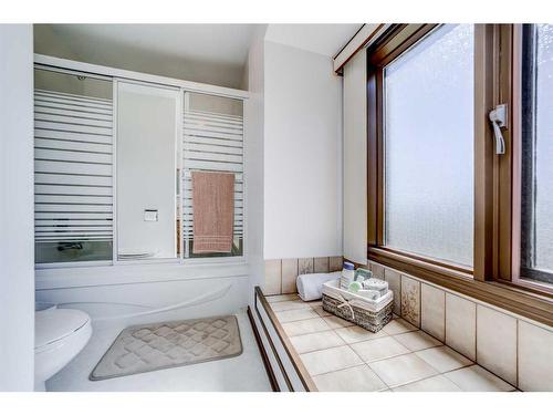 626 1 Avenue, Beaver Mines, AB - Indoor Photo Showing Bathroom