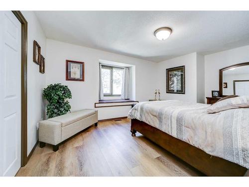 626 1 Avenue, Beaver Mines, AB - Indoor Photo Showing Bedroom