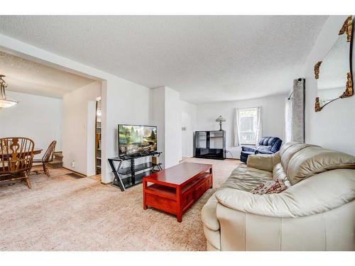 650 Schofield Street, Pincher Creek, AB - Indoor Photo Showing Living Room
