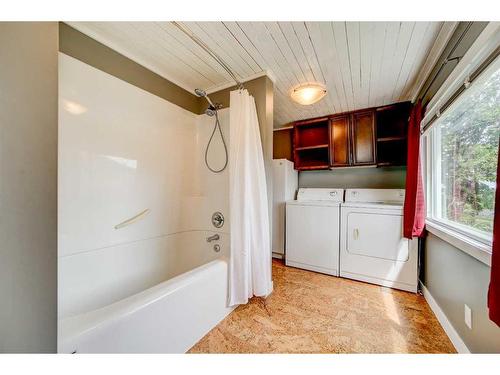 650 Schofield Street, Pincher Creek, AB - Indoor Photo Showing Laundry Room