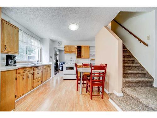 650 Schofield Street, Pincher Creek, AB - Indoor Photo Showing Kitchen