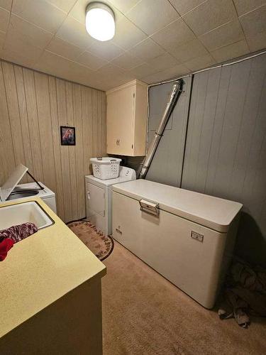 306 1 Avenue South, Coutts, AB - Indoor Photo Showing Laundry Room