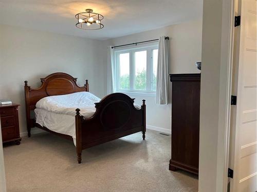 253 Rivergrove Chase West, Lethbridge, AB - Indoor Photo Showing Bedroom