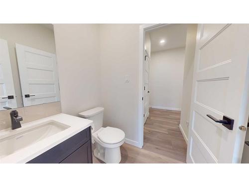 253 Rivergrove Chase West, Lethbridge, AB - Indoor Photo Showing Bathroom