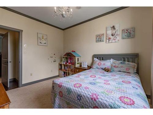 9-94027 Highway 843, Rural Lethbridge County, AB - Indoor Photo Showing Bedroom