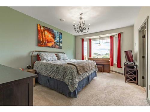 9-94027 Highway 843, Rural Lethbridge County, AB - Indoor Photo Showing Bedroom