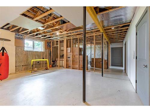 9-94027 Highway 843, Rural Lethbridge County, AB - Indoor Photo Showing Basement