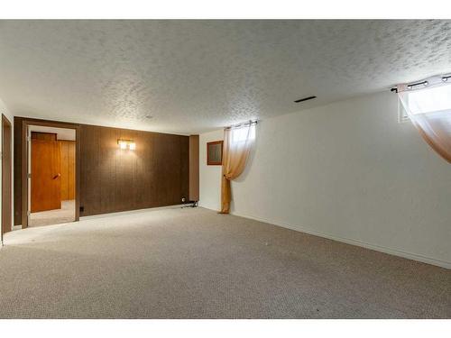 1714 14 Avenue North, Lethbridge, AB - Indoor Photo Showing Other Room