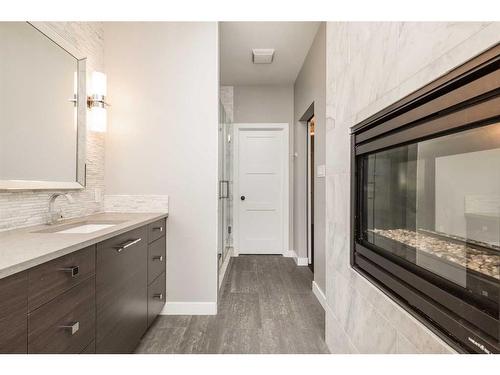 152 Canyoncrest Point West, Lethbridge, AB - Indoor Photo Showing Bathroom