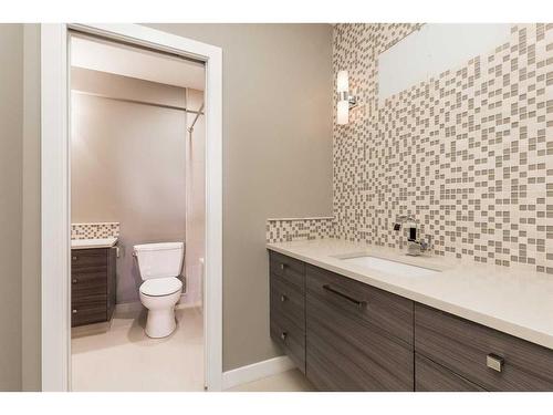 152 Canyoncrest Point West, Lethbridge, AB - Indoor Photo Showing Bathroom