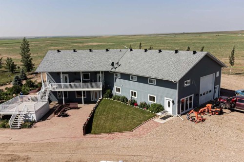 328 Railway Avenue, Travers, AB - Outdoor