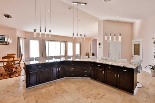 328 Railway Avenue, Travers, AB - Indoor Photo Showing Kitchen