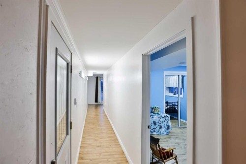 328 Railway Avenue, Travers, AB - Indoor Photo Showing Other Room