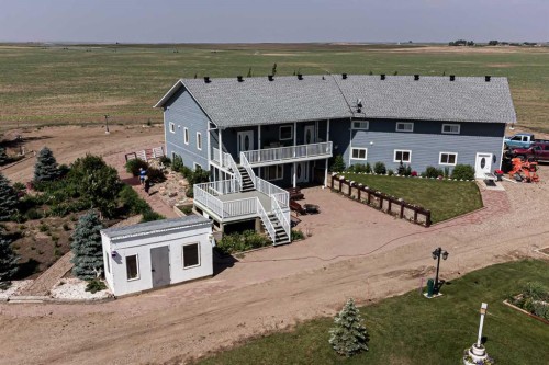 328 Railway Avenue, Travers, AB - Outdoor