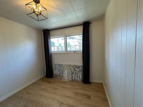 340 3 Avenue East, Cardston, AB - Indoor Photo Showing Other Room
