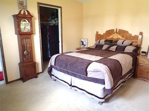 153006 Twp Rd 110, Rural Taber, M.D. Of, AB - Indoor Photo Showing Bedroom