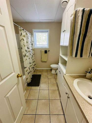 153006 Twp Rd 110, Rural Taber, M.D. Of, AB - Indoor Photo Showing Bathroom