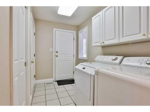 416 Fairmont Boulevard South, Lethbridge, AB - Indoor Photo Showing Laundry Room