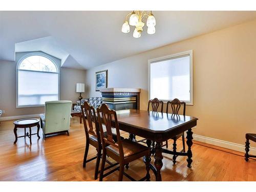 416 Fairmont Boulevard South, Lethbridge, AB - Indoor Photo Showing Dining Room