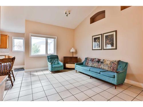 416 Fairmont Boulevard South, Lethbridge, AB - Indoor