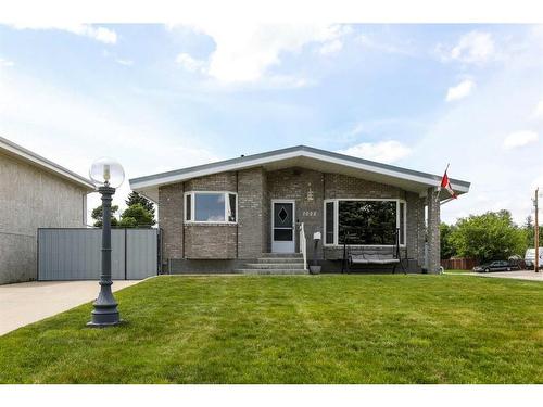 1022 14 Street North, Lethbridge, AB - Outdoor