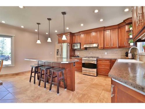 122 1 Avenue, Stirling, AB - Indoor Photo Showing Kitchen With Upgraded Kitchen