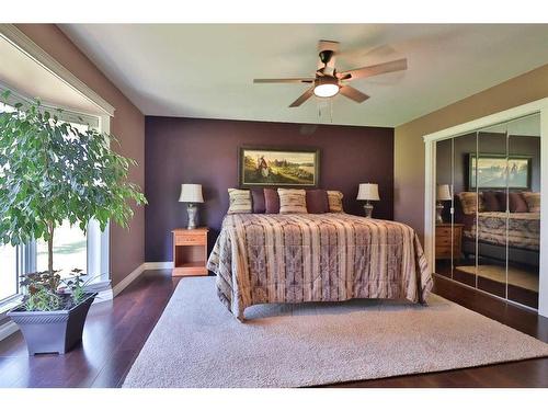 122 1 Avenue, Stirling, AB - Indoor Photo Showing Bedroom