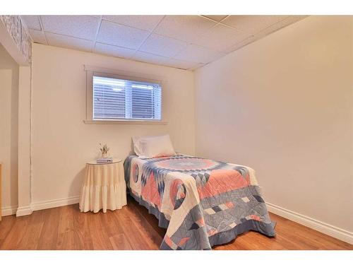 122 1 Avenue, Stirling, AB - Indoor Photo Showing Bedroom