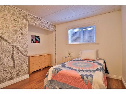 122 1 Avenue, Stirling, AB - Indoor Photo Showing Bedroom