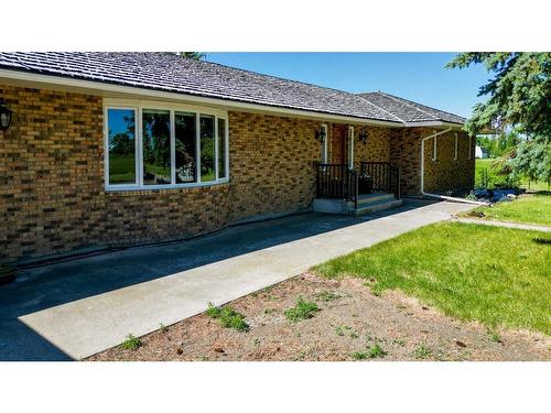 122 1 Avenue, Stirling, AB - Outdoor