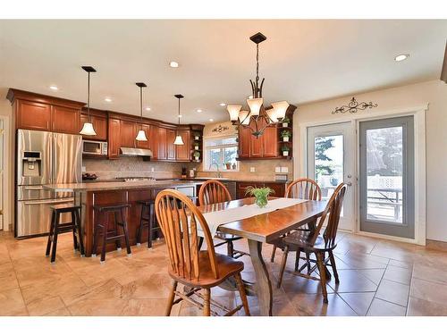 122 1 Avenue, Stirling, AB - Indoor Photo Showing Dining Room