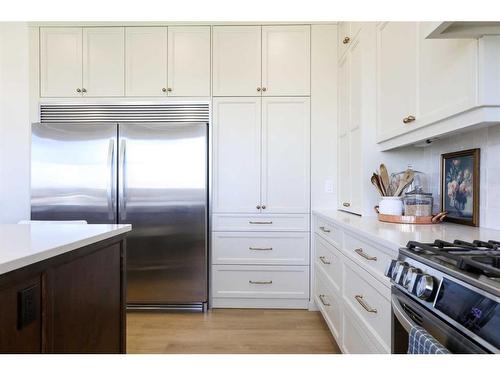 363 Church Avenue, Raymond, AB - Indoor Photo Showing Kitchen