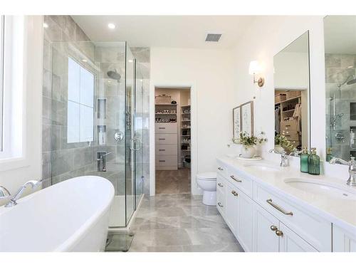 363 Church Avenue, Raymond, AB - Indoor Photo Showing Bathroom