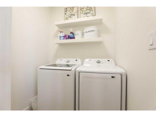 363 Church Avenue, Raymond, AB - Indoor Photo Showing Laundry Room