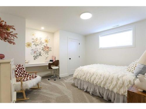 363 Church Avenue, Raymond, AB - Indoor Photo Showing Bedroom