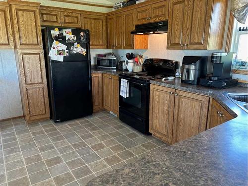 2314 Twp Rd 6-5, Rural Pincher Creek No. 9, M.D. Of, AB - Indoor Photo Showing Kitchen