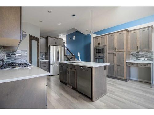 734 Greywolf Run North, Lethbridge, AB - Indoor Photo Showing Kitchen With Upgraded Kitchen