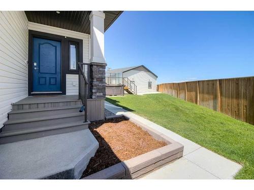 734 Greywolf Run North, Lethbridge, AB - Outdoor