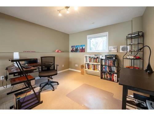 382 Heritage Boulevard West, Lethbridge, AB - Indoor Photo Showing Other Room