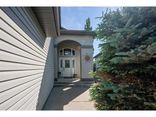 382 Heritage Boulevard West, Lethbridge, AB - Outdoor