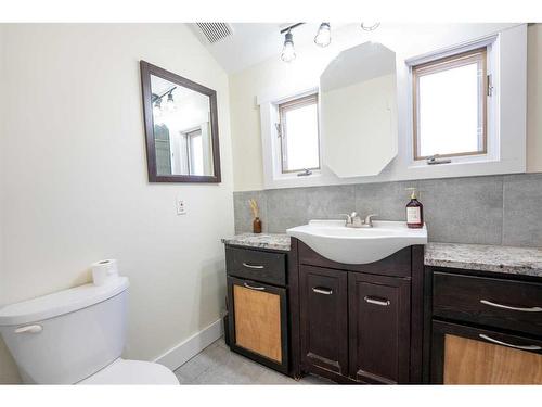 347 18 Street, Fort Macleod, AB - Indoor Photo Showing Bathroom