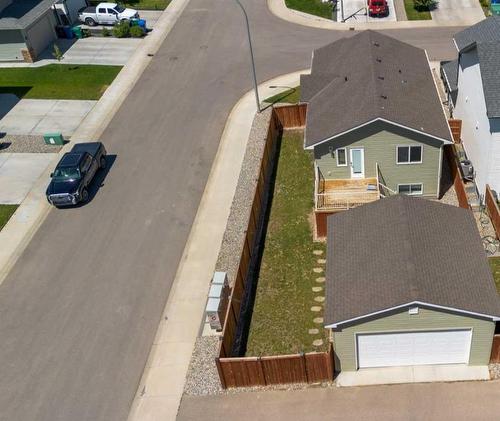 643 Moonlight Lane West, Lethbridge, AB - Outdoor