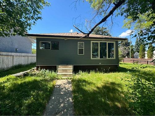 1838 7 Avenue North, Lethbridge, AB - Outdoor