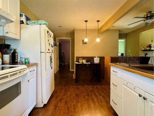 1838 7 Avenue North, Lethbridge, AB - Indoor Photo Showing Kitchen