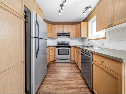 895 Kettles Street, Pincher Creek, AB - Indoor Photo Showing Kitchen