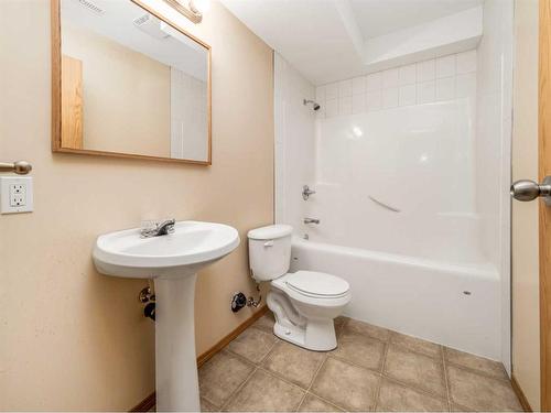 895 Kettles Street, Pincher Creek, AB - Indoor Photo Showing Bathroom