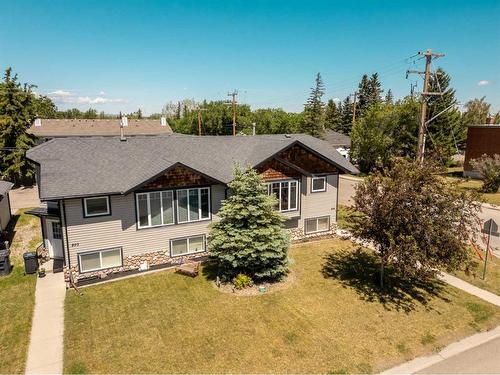 895 Kettles Street, Pincher Creek, AB - Outdoor